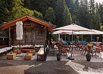 Rasthysi is a cosy, friendly mountain restaurant with small, tasty meals and a unique view of the Eiger. (bei Klick vergrösserte Ansicht Bild)